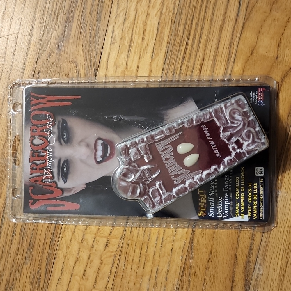 Halloween Scarecrow Vampire Fangs